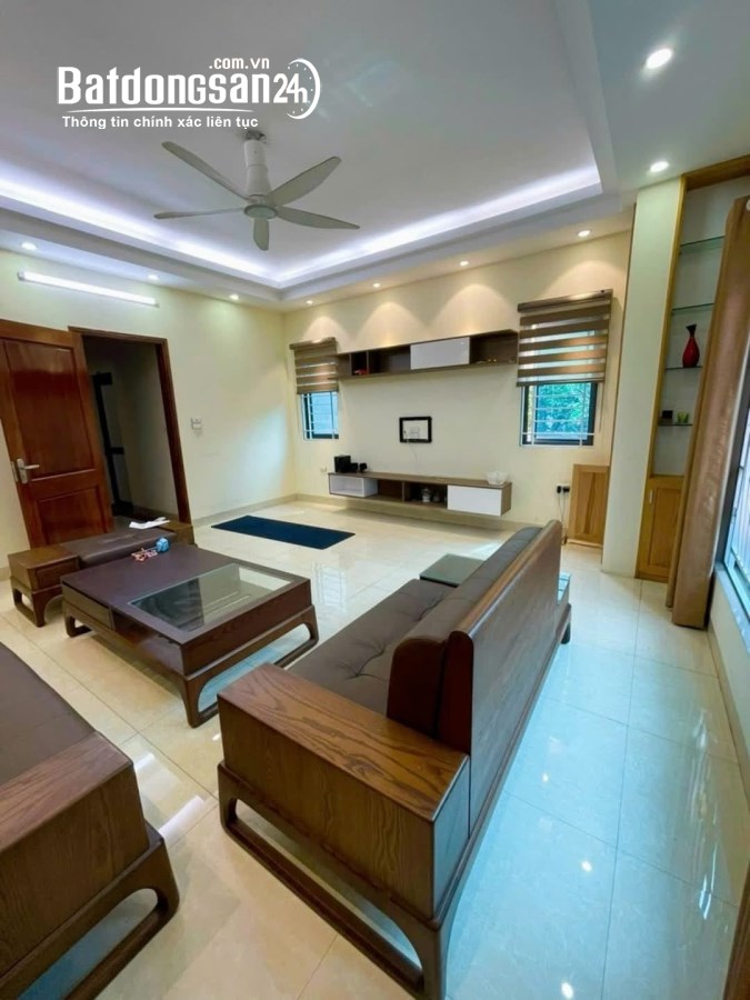 Bán Gấp Nhà Ngõ 162 Nguyễn Văn Cừ, Bồ Đề, 70m2, Lô Góc, Gara Ô Tô, Thang Máy, Full đồ