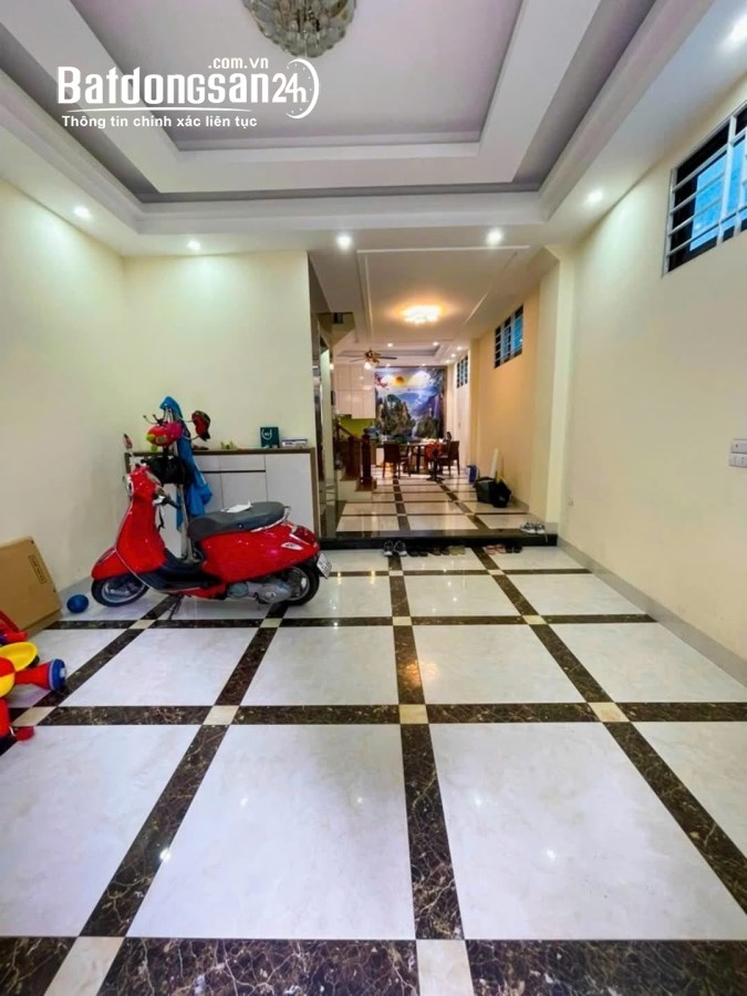 Bán Gấp Nhà Ngõ 162 Nguyễn Văn Cừ, Bồ Đề, 70m2, Lô Góc, Gara Ô Tô, Thang Máy, Full đồ