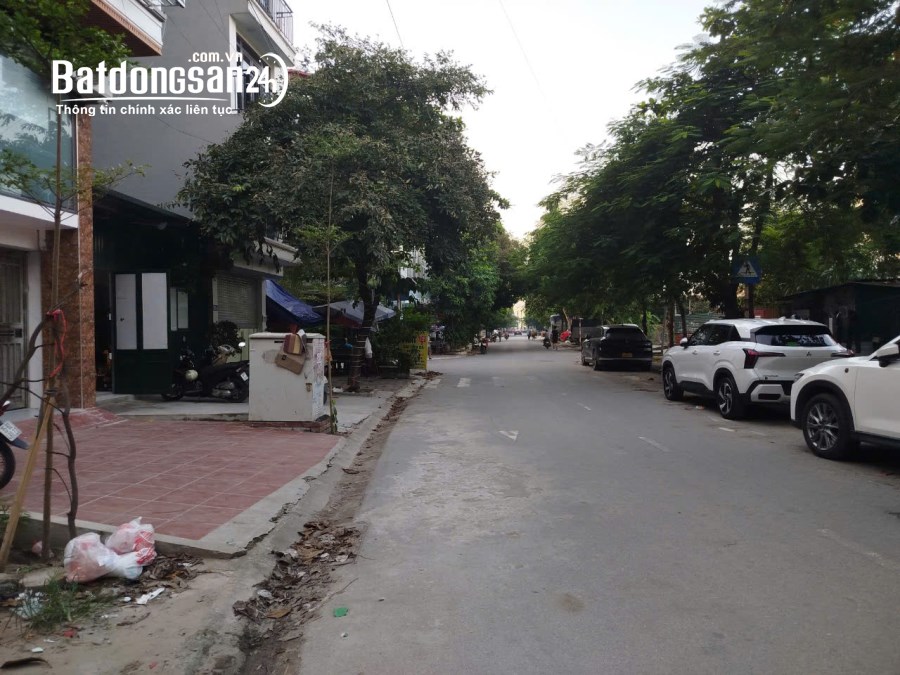 Bán 45m2 mặt đường Tu Hoàng, ngay cổng trường Phenika, kinh doanh,vỉa hè rộng. Lh 038