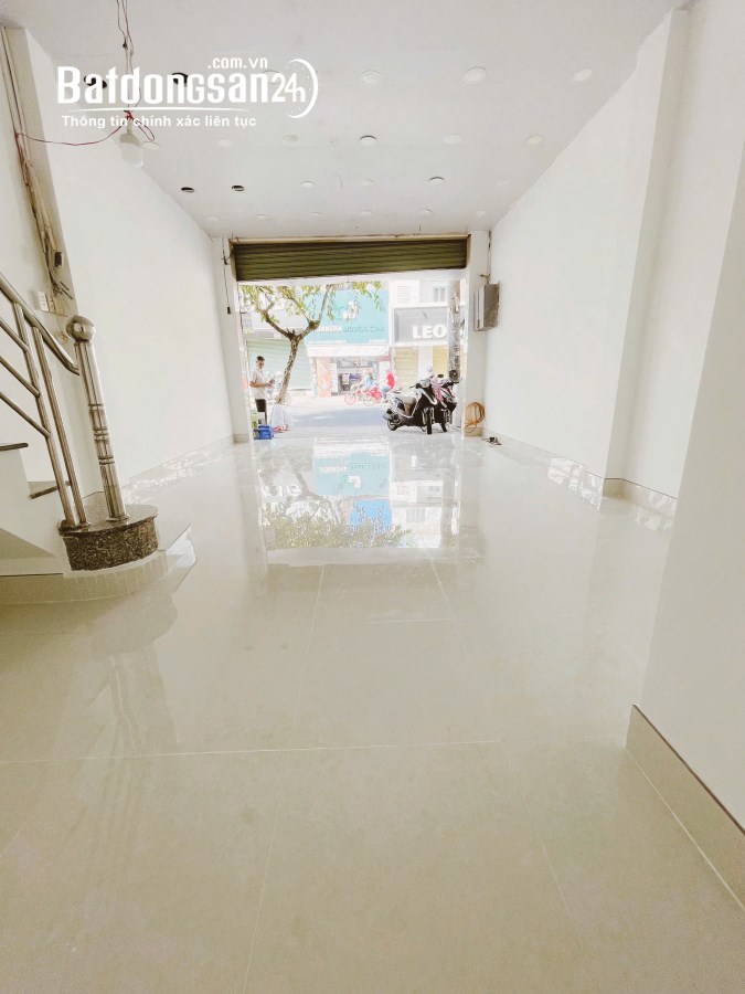 CHO THUÊ NHÀ NGUYÊN CĂN MẶT TIỀN 510 CMT8, PHƯỜNG 11, QUẬN 3, TPHCM