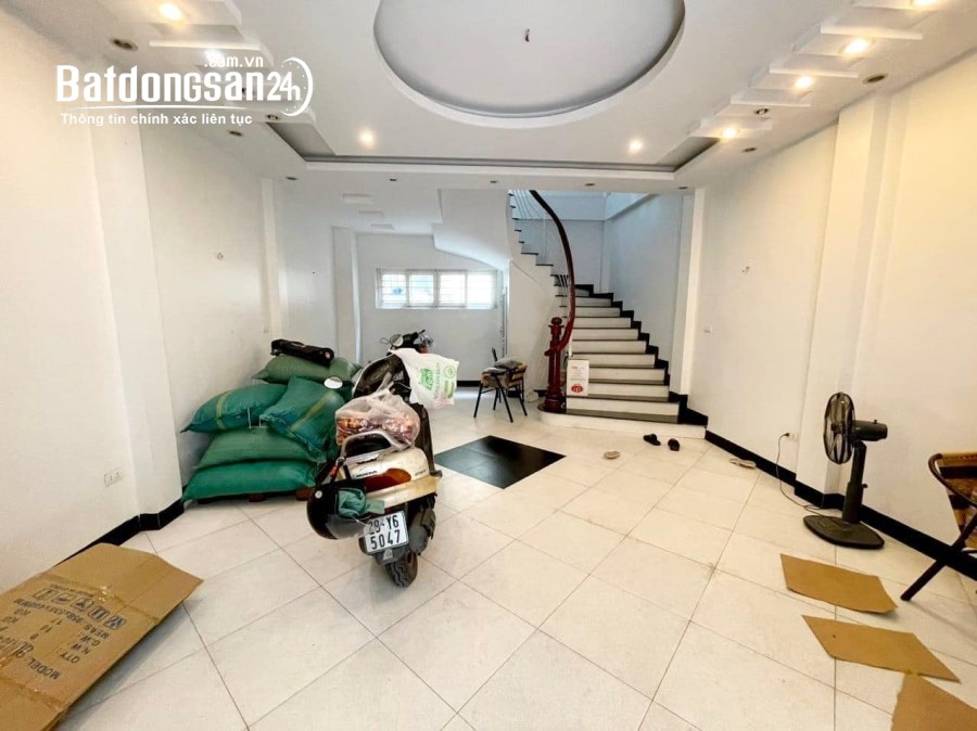 Ô Tô vào nhà Phố Kim Ngưu, 40m2, 6.18Tỷ, mặt tiền 6m, phân lô, ngõ thẳng tắp.