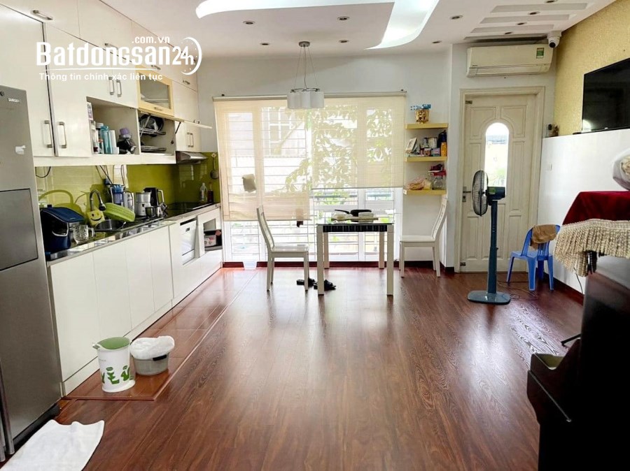 Ô Tô vào nhà Phố Kim Ngưu, 40m2, 6.18Tỷ, mặt tiền 6m, phân lô, ngõ thẳng tắp.