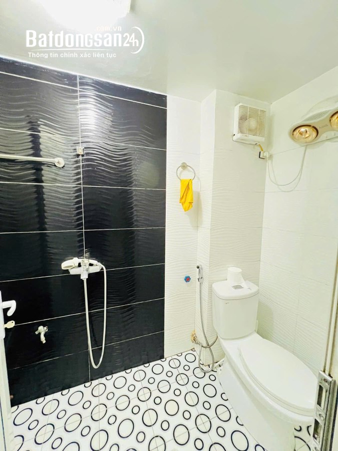 NHÀ ĐẸP DÂN XÂY TRUNG TÂM THANH XUÂN NGÕ 3 GÁC CÓ SÂN RIÊNG