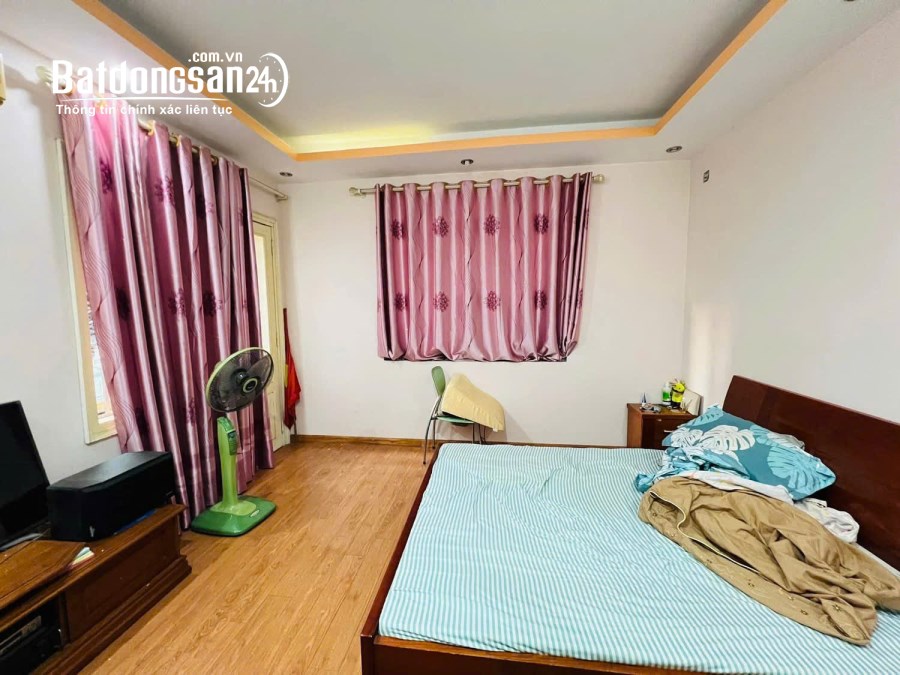 NHÀ ĐẸP DÂN XÂY TRUNG TÂM THANH XUÂN NGÕ 3 GÁC CÓ SÂN RIÊNG