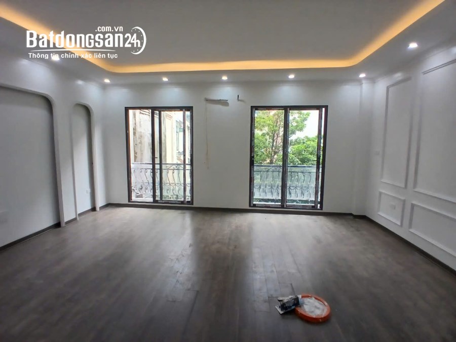 Bán nhà Đường Xuân La, Phường Xuân La, Quận Tây Hồ dt 55m2 mt 6 m x 6 thang máy 11ty