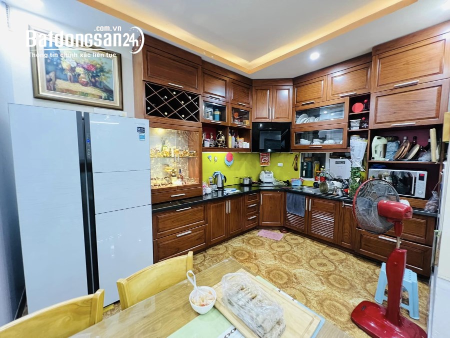 Bán nhà ô tô đỗ cửa phố Tam Khương, cách mặt phố 10m, 42m2, 4 tầng, dân xây, 7.18Tỷ.