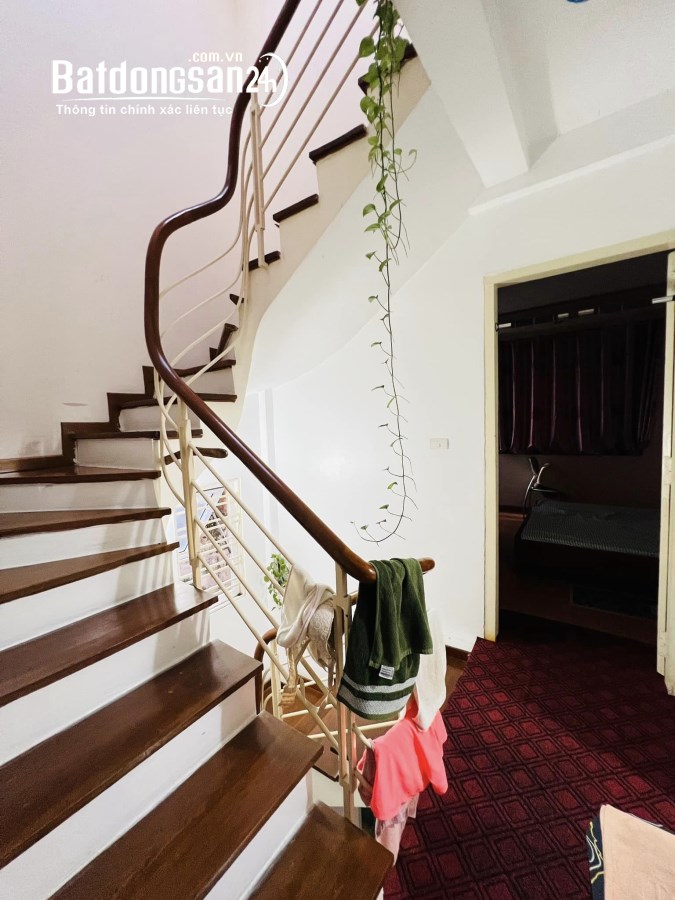 Bán nhà ô tô đỗ cửa phố Tam Khương, cách mặt phố 10m, 42m2, 4 tầng, dân xây, 7.18Tỷ.
