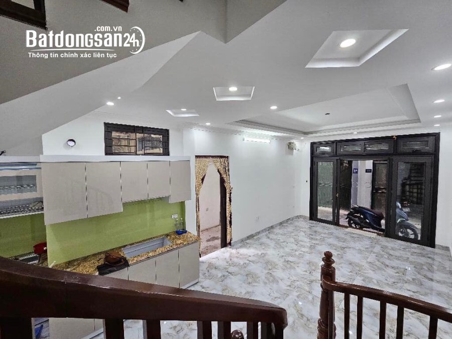 Bán lô xây mới tinh phố Đại La, 33m2, 5.48Tỷ, ngõ rộng, gần phố, mua về lời ngay.