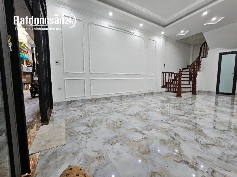 Bán lô xây mới tinh phố Đại La, 33m2, 5.48Tỷ, ngõ rộng, gần phố, mua về lời ngay.