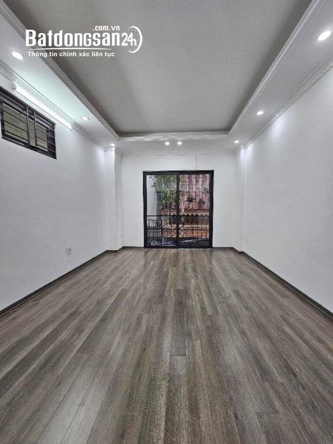 Bán lô xây mới tinh phố Đại La, 33m2, 5.48Tỷ, ngõ rộng, gần phố, mua về lời ngay.
