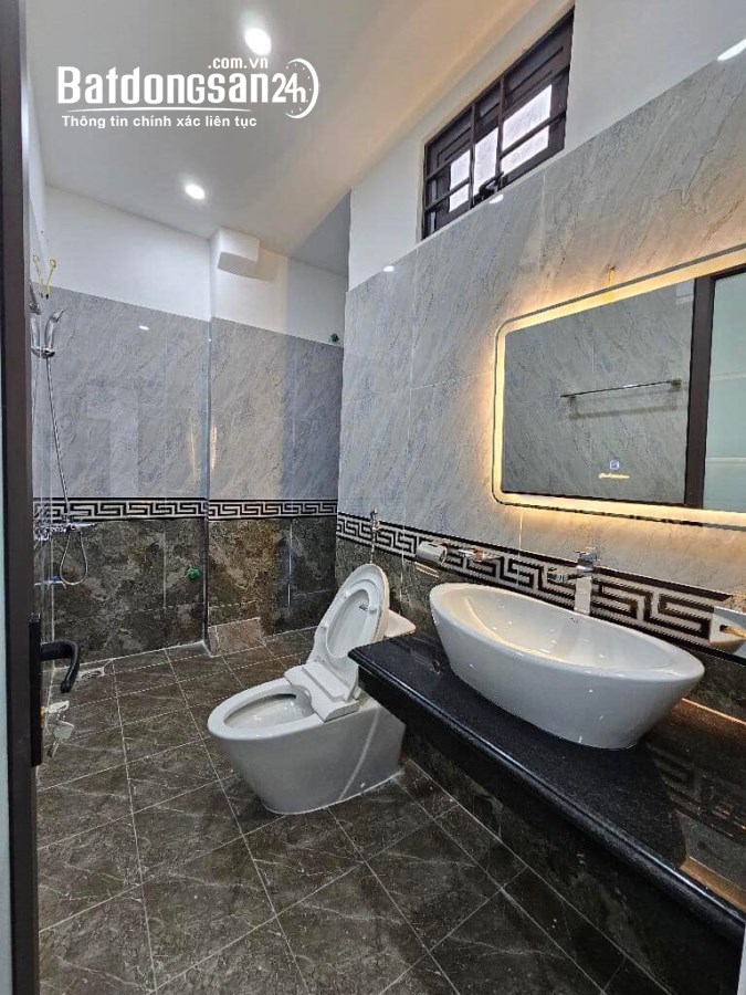 Bán lô xây mới tinh phố Đại La, 33m2, 5.48Tỷ, ngõ rộng, gần phố, mua về lời ngay.