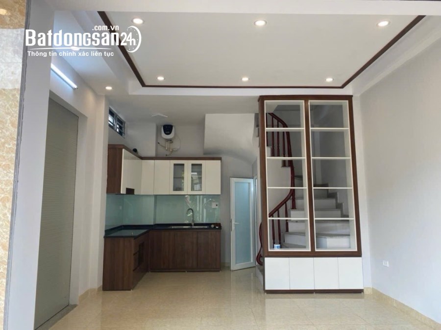 BÁN NHÀ GIÁP NHỊ - TRUNG TÂM QUẬN HOÀNG MAI , DT31m2, MT5M, 5 TẦNG , BÁN 5,7 tỷ