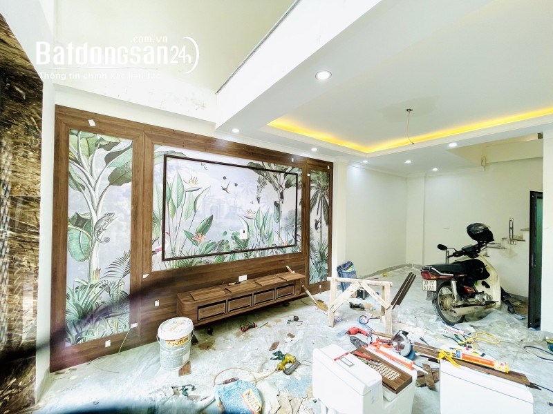 Bán nhà Trường Lâm,Đức Giang 6 tầng,32m gần phô,gần oto nhỉnh 5 tỷ