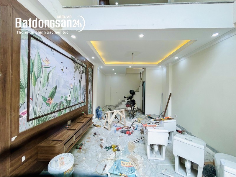 Bán nhà Trường Lâm,Đức Giang 6 tầng,32m gần phô,gần oto nhỉnh 5 tỷ