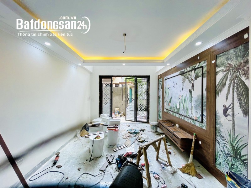 Bán nhà Trường Lâm,Đức Giang 6 tầng,32m gần phô,gần oto nhỉnh 5 tỷ