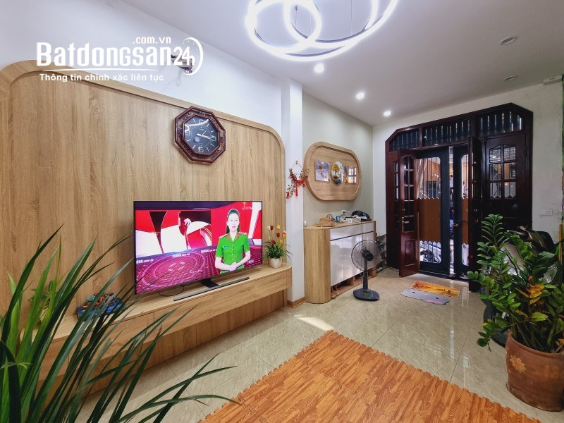 Nhà Nghĩa Đô, Cầu Giấy. 44mx5, MT 4m, giá 12.8 tỷ  PHÂN LÔ VÍP NHẤT CẦU GIẤY - Ô TÔ 