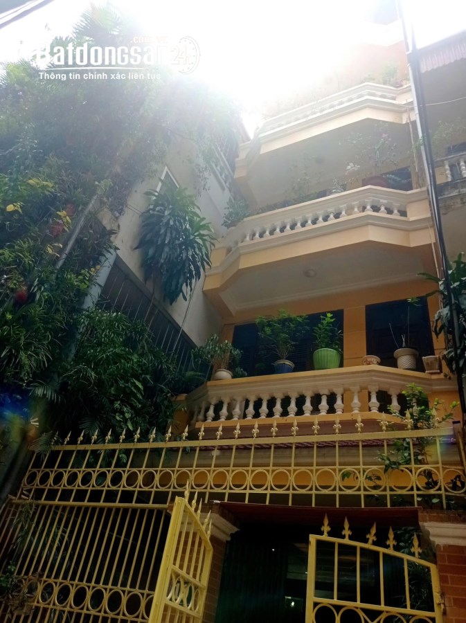 Cho thuê nhà ngõ ô tô Dương Quảng Hàm Cầu Giấy 80m x 4T  - 4 phòng giá 22 triệu