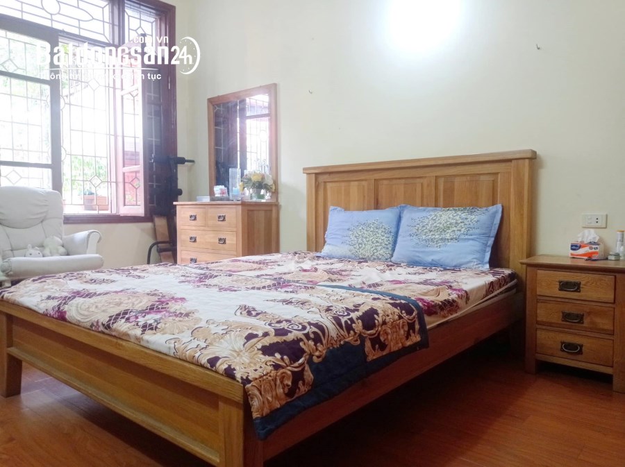 Cho thuê nhà ngõ ô tô Dương Quảng Hàm Cầu Giấy 80m x 4T  - 4 phòng giá 22 triệu