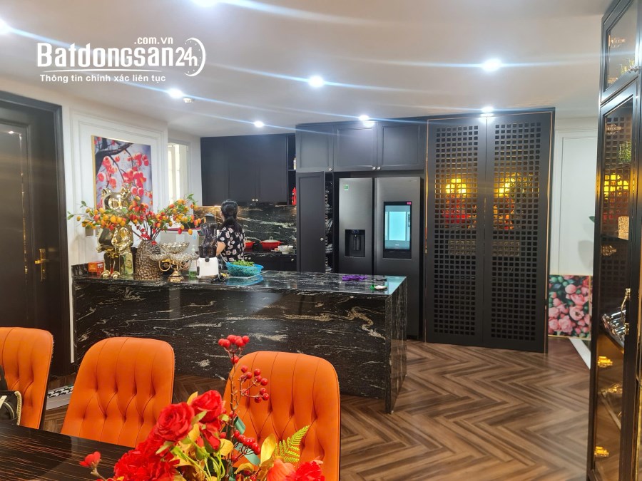 Cần Bán Căn Hộ 147m2 3PN full nội thất Tòa E1 Ciputra. 11.8 tỷ