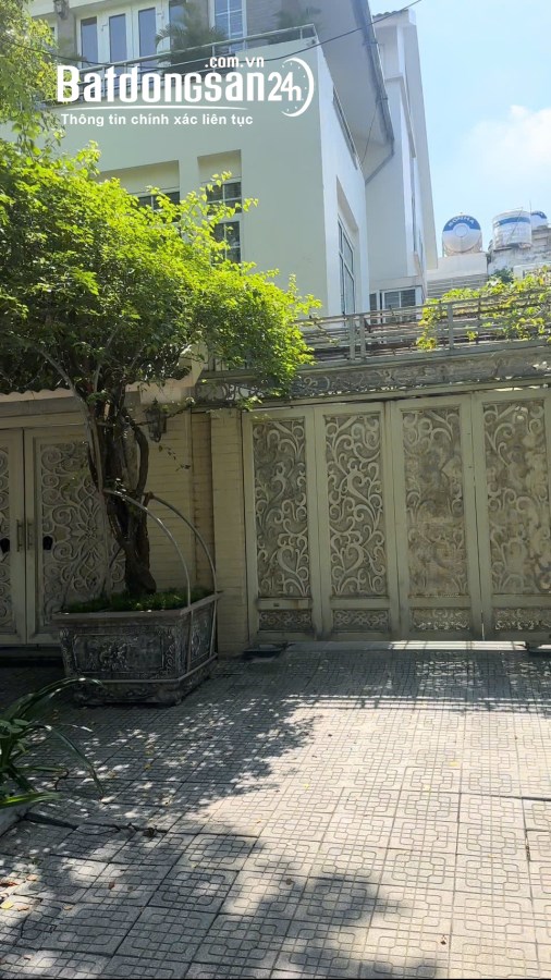 CẦN BÁN GẤP BIỆT THỰ VĂN PHÚ, MẶT TIỀN 10X20M, ĐỐI DIỆN CÔNG VIÊN CÂY XANH, ĐƯỜNG 20M