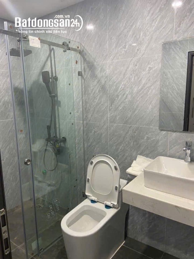 Bán nhà 5 tầng, 50m2, giá 2.85 tỷ cạnh trường C1, C2 Phụng Châu.