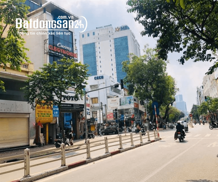 Bán nhà mặt phố Đường Cát Linh, Phường Ô Chợ Dừa, Quận Đống Đa