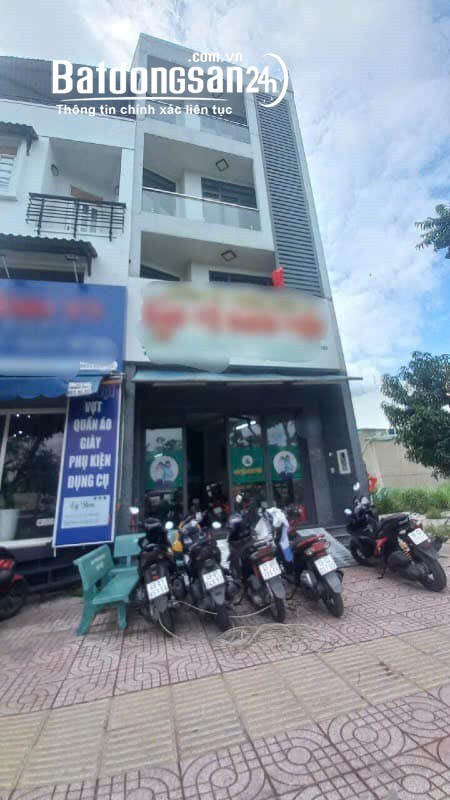 BÁN NHÀ 4 TẦNG + SÂN THƯỢNG MẶT TIỀN PHẠM VĂN ĐỒNG, HBC - 133m2 - 20 TỶ TL. 