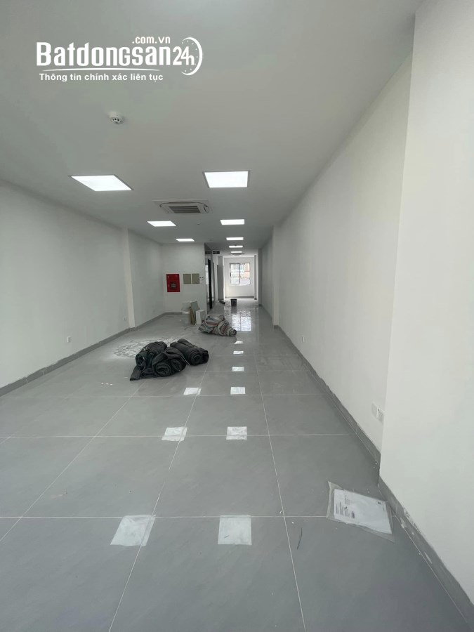 Bán 70m - 8 Tầng - 4m.Mặt tiên. ( Măt Phố Đỗ Quang ) Cầu Giấy 