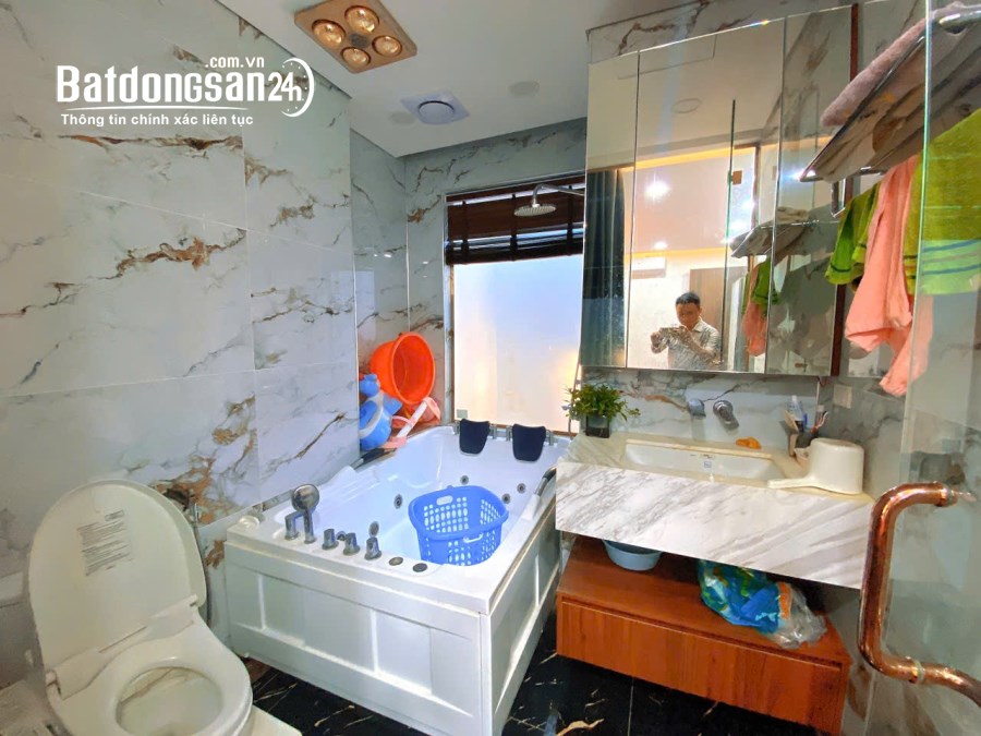 Bán nhà mặt phố Đường Phạm Văn Đồng, Quậ BÁN NHÀ Phạm Văn Đồng, 60M, 8Tần Bắc Từ Liêm