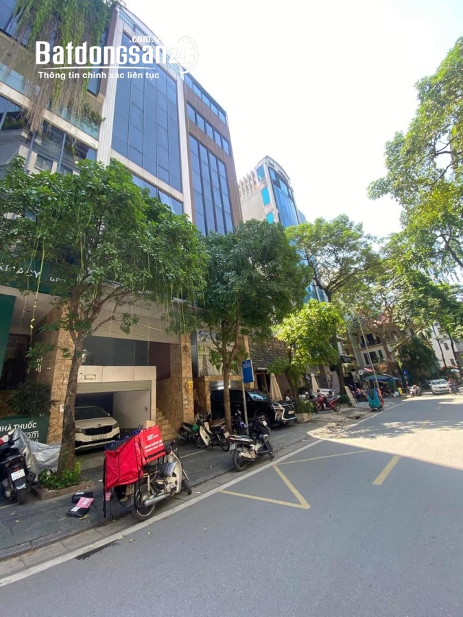 Bán nhà mặt phố Đường Thịnh Quang, Phường Ô Chợ Dừa, Quận Đống Đa