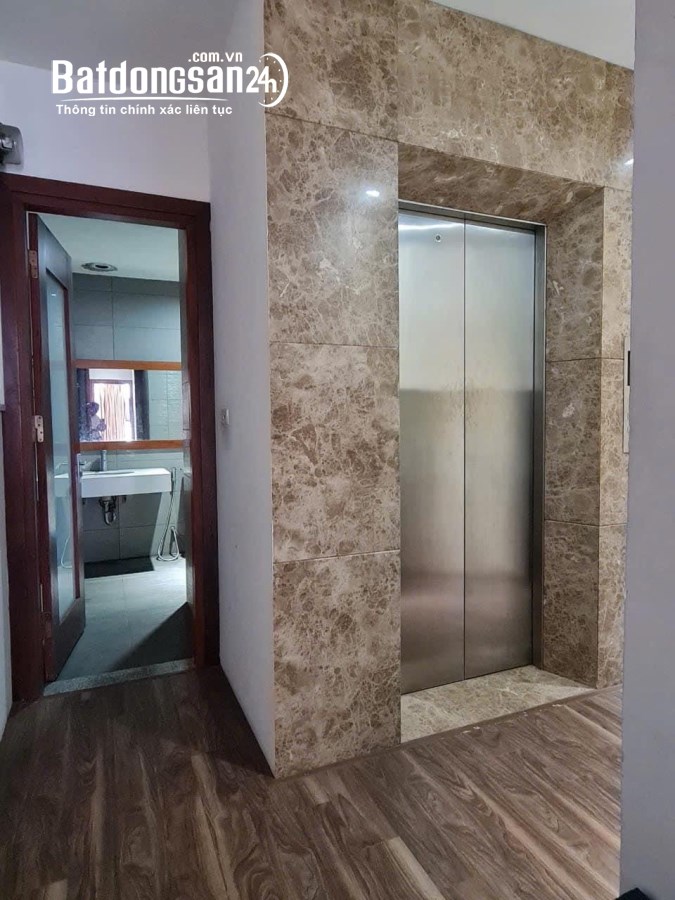 Bán nhà mặt phố Đường Thịnh Quang, Phường Ô Chợ Dừa, Quận Đống Đa