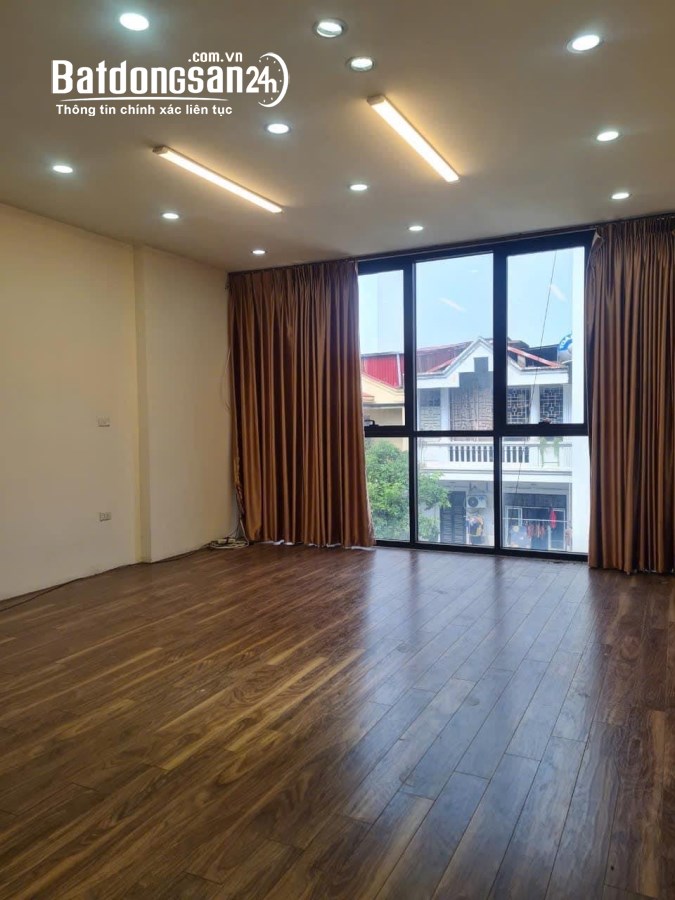Bán nhà mặt phố Đường Thịnh Quang, Phường Ô Chợ Dừa, Quận Đống Đa