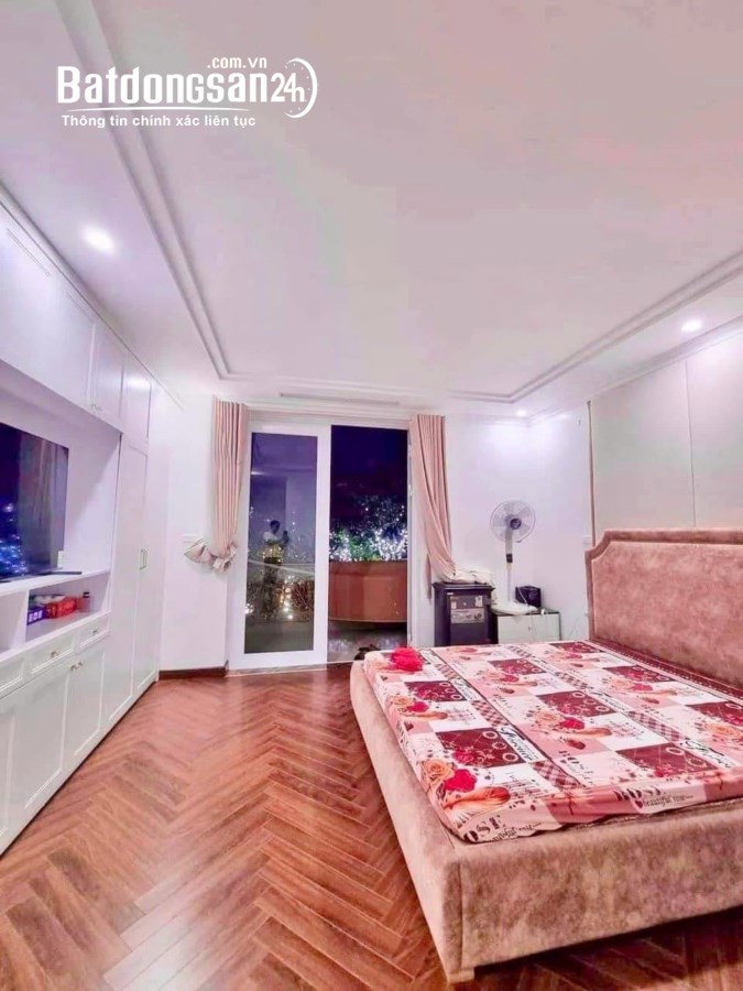 Phố Giảng Võ nhỉnh 13 tỷ 43m2, 7T thang máy cực đẹp tặng lại full đồ gần Hồ Giảng Võ