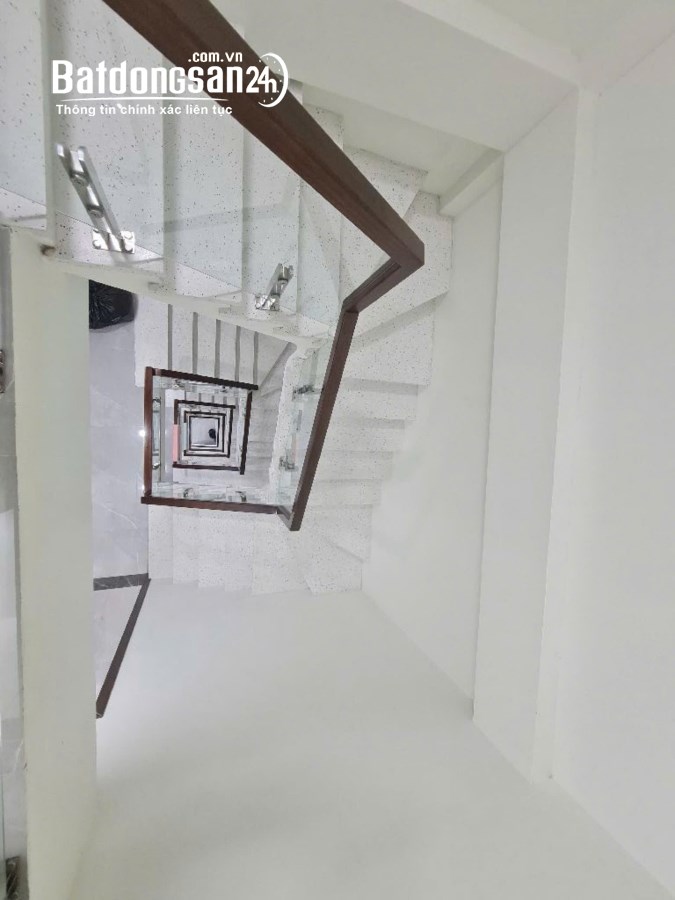 Phố Giảng Võ nhỉnh 13 tỷ 43m2, 7T thang máy cực đẹp tặng lại full đồ gần Hồ Giảng Võ