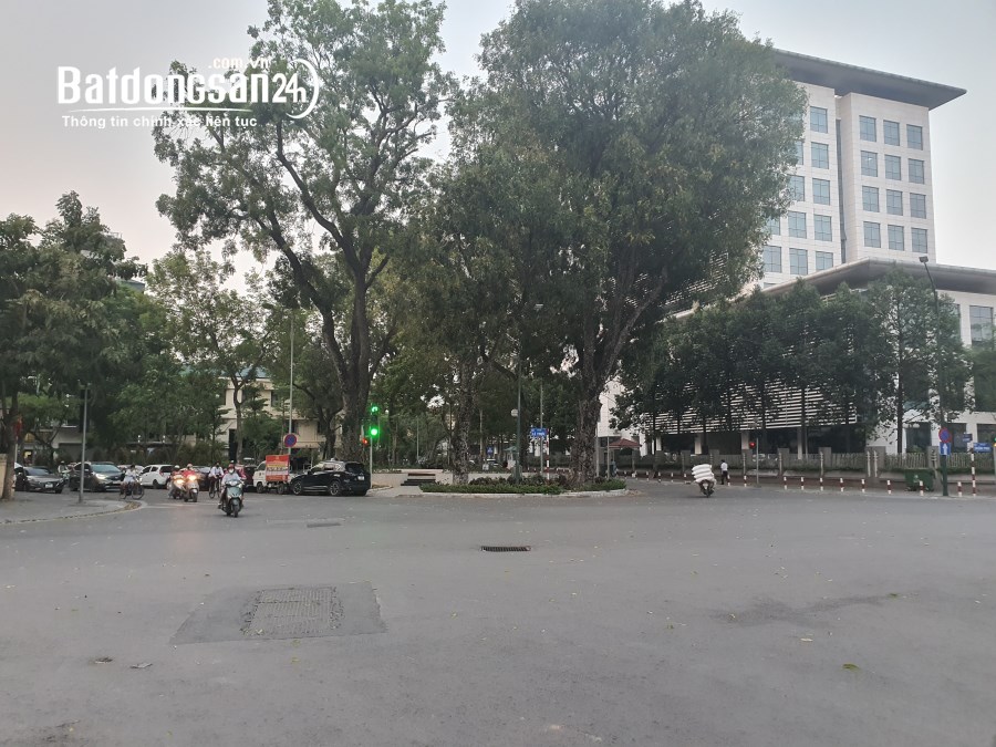 CHÍNH CHỦ CHO THUÊ NHÀ MẶT PHỐ KIM MÃ - 40M2 - 180M2 SÀN  55TR/ THÁNG