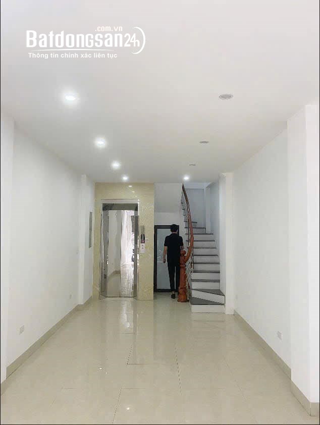 Cho thuê nhà ngõ ô tô - THANG MÁY,  KD Đào Tấn - Ba Đình 45m x 6T giá 25 triệu