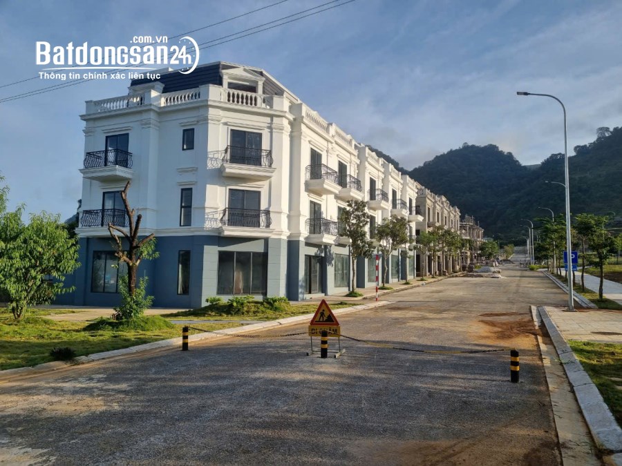 Bán khách sạn mini mặt tiền 7,5m mặt đường 20m ngay Nguyễn Chí Thanh, Mộc Châu