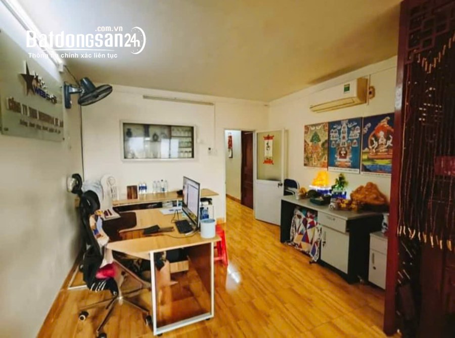 Bán tập thể Nghĩa Tân Cầu Giấy DTSD 83M - 3 ngủ giá 3.56 tỷ, 2 ban công, full đồ