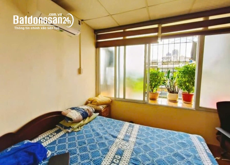 Bán tập thể Nghĩa Tân Cầu Giấy DTSD 83M - 3 ngủ giá 3.56 tỷ, 2 ban công, full đồ