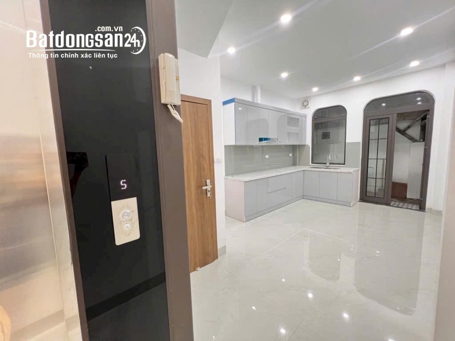 Siêu phẩm! Bán nhà đẹp thang máy phân lô ô tô Nguyễn An Ninh Hai Bà Trưng
