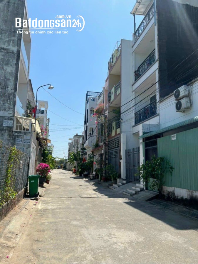 Bán đất Đường Bưng Ông Thoàn, Phường Phú Hữu, 61m giá tốt