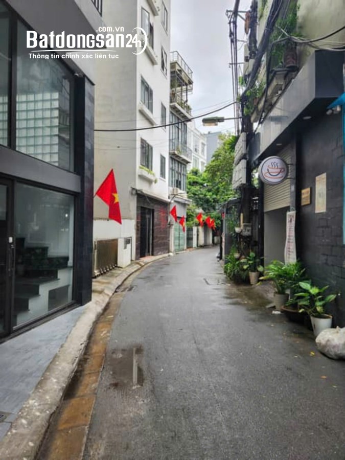 Bán nhà Xuân Diệu Tây Hồ 50m 5 tầng mặt tiền 5m ở luôn giá 16.5 tỷ