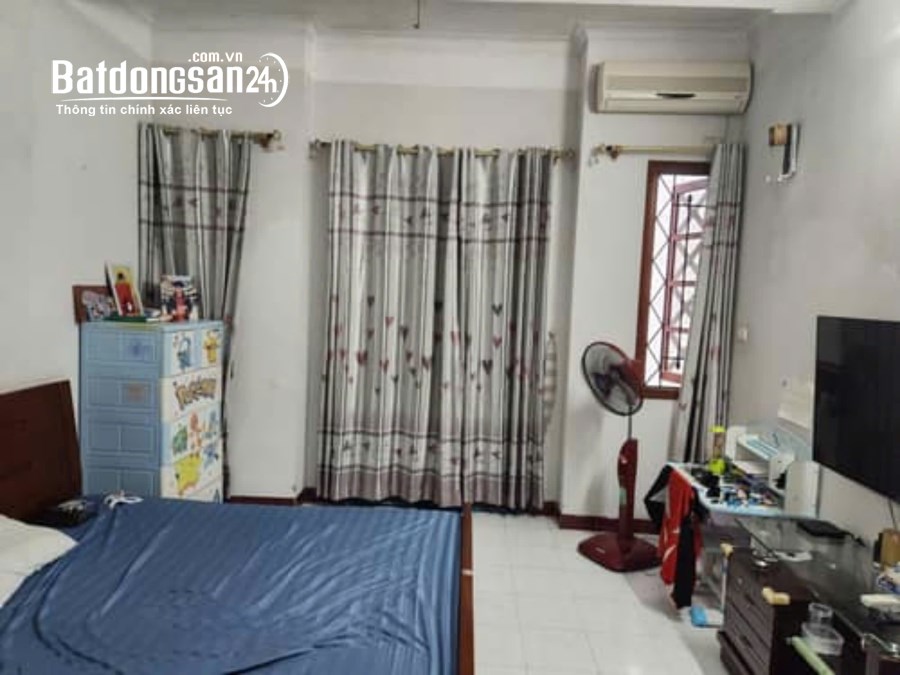 Bán nhà Xuân Diệu Tây Hồ 50m 5 tầng mặt tiền 5m ở luôn giá 16.5 tỷ
