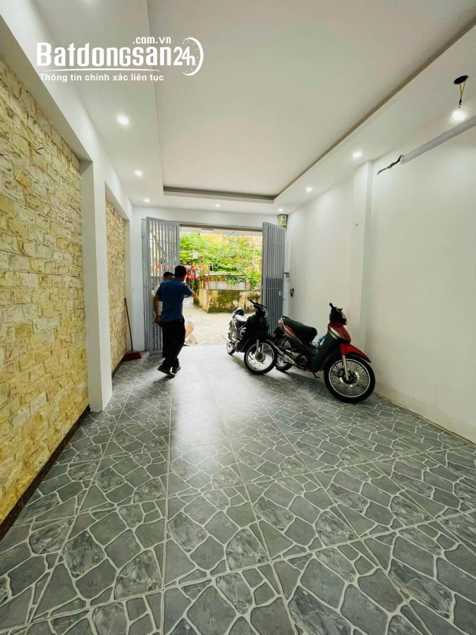 Lạc Long Quân - Cầu giấy gara - 2 thoáng - sổ vuông đét - chỉ việc