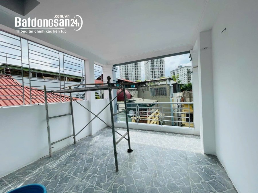 Lạc Long Quân - Cầu giấy gara - 2 thoáng - sổ vuông đét - chỉ việc