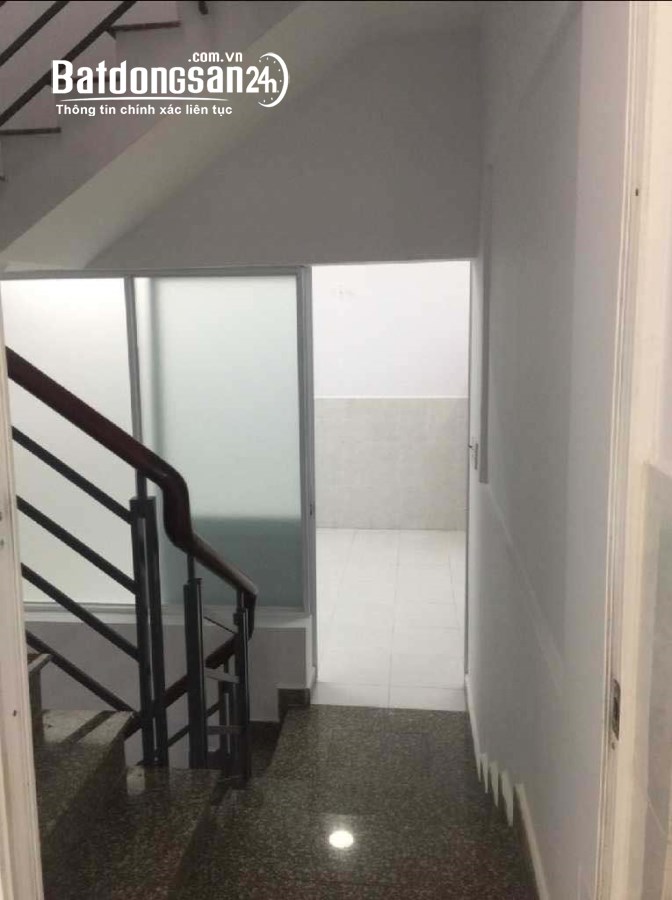 Phú Nhuận-Cách 1 căn ra HXH Huỳnh Văn Bánh-43m2-4T-5PN.