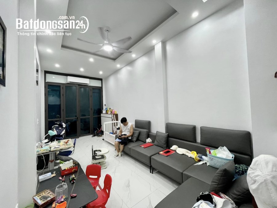 Nhà đẹp 4 tầng, Thanh Xuân, Ngõ xe ba gác, Chỉ 6.X Tỷ