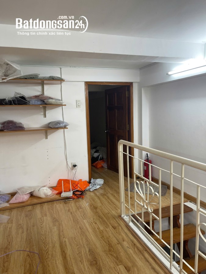 Cần sang nhượng mặt bằng thời trang tại b01.9 lý văn phức, quận 1