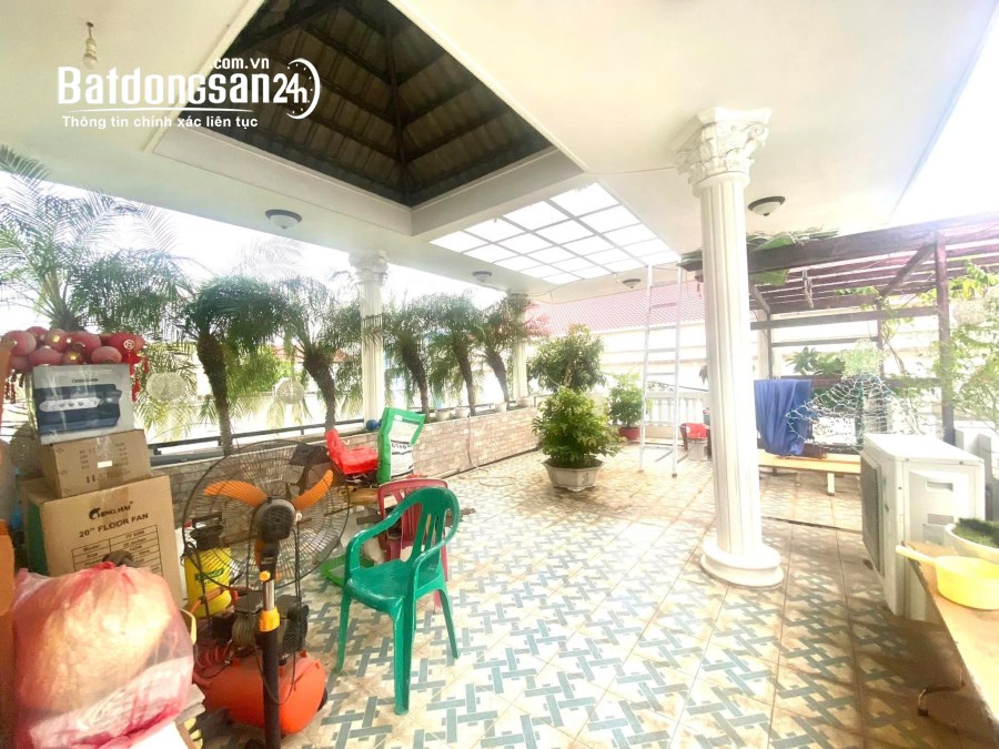 Bán nhà Biệt thự  Căn góc Thống Nhất - Lê Đức Thọ, 6.7x18m, 3 T -