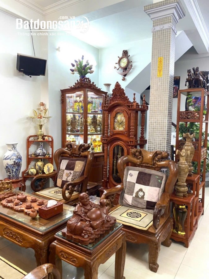 Bán nhà, cách hồ Linh Quang Đống Đa  vài bước chân giá chỉ 9,75 tỷ, 